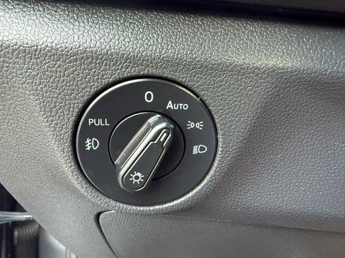 Used 2019 Volkswagen Jetta R-Line w/ R-Line Cold Weather Package FWD image 20