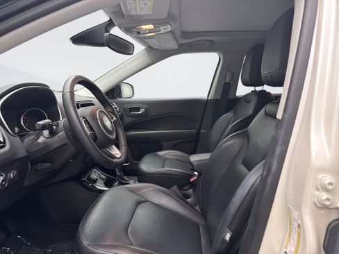 Used 2018 Jeep Compass Limited w/ Navigation Group AWD/4WD image 10