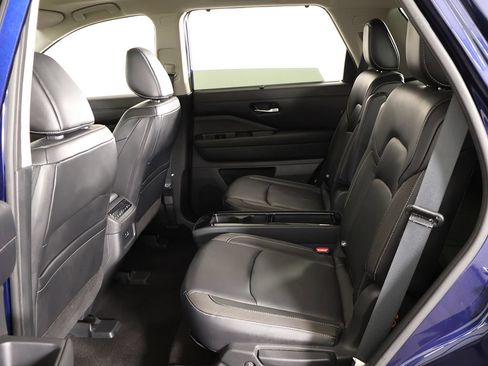 Used 2023 Nissan Pathfinder SL w/ SL Premium Package AWD/4WD image 38
