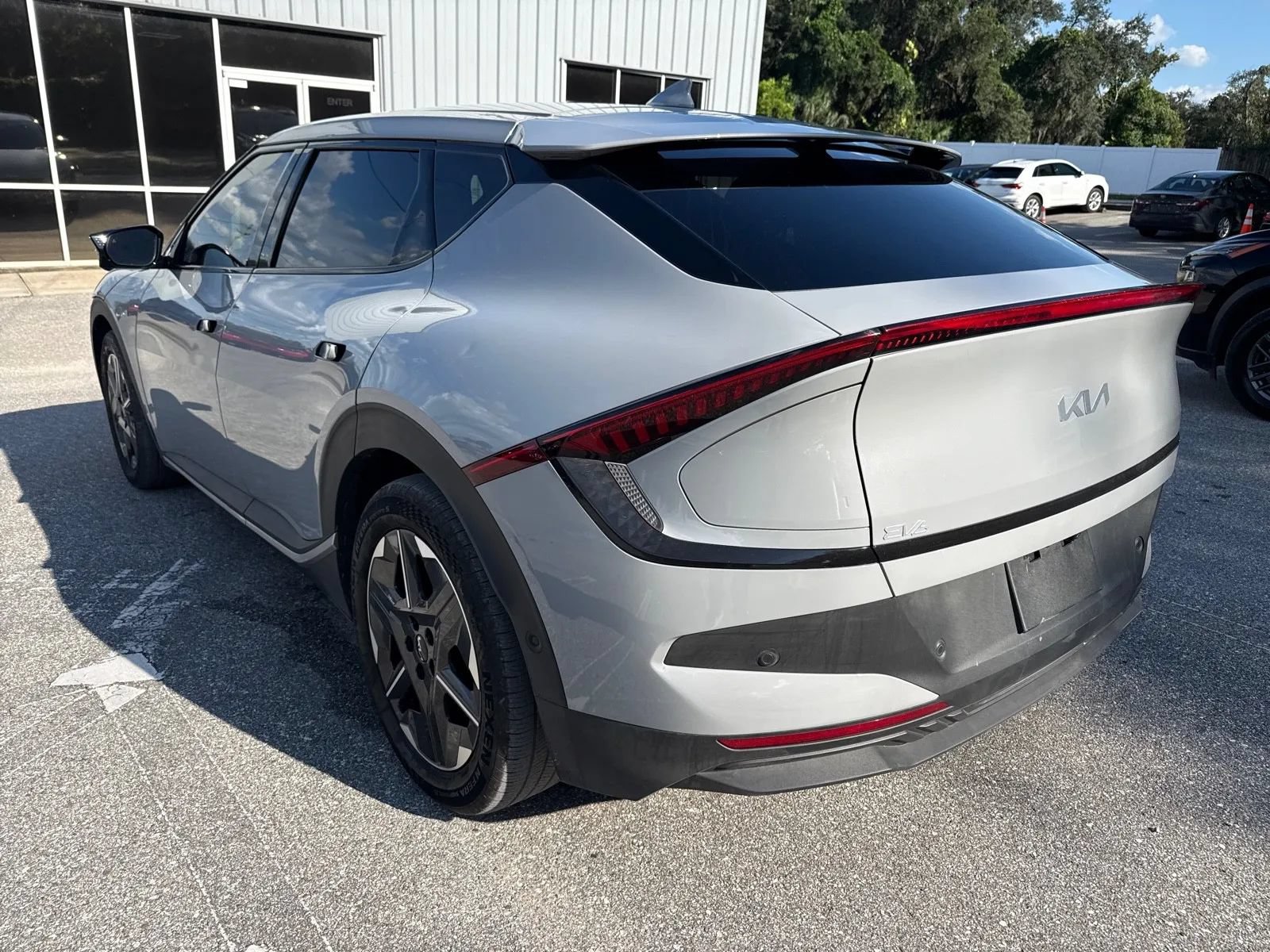 Used 2025 Kia EV6 Light w/ Light LR Technology Package RWD image 11
