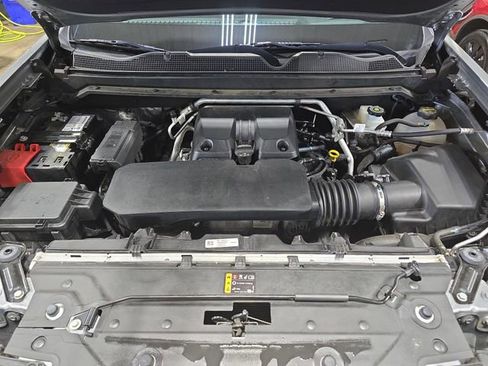 Used 2024 Chevrolet Colorado Trail Boss w/ Technology Package AWD/4WD image 29