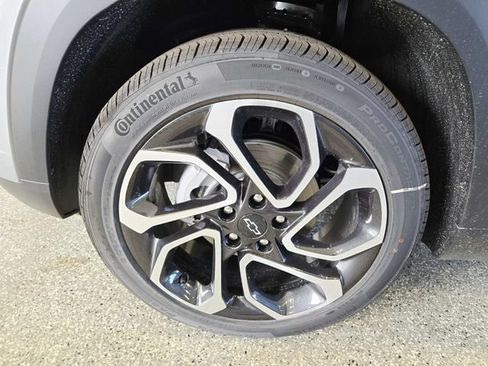 New 2026 Chevrolet Trax RS w/ Sunroof Package FWD image 12