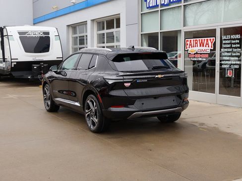 New 2026 Chevrolet Equinox EV LT image 8