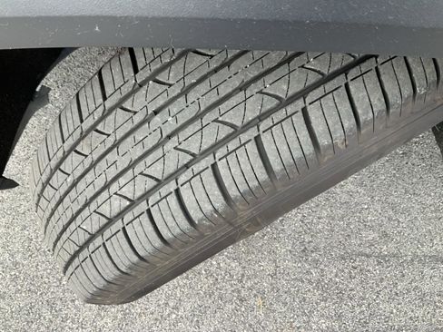 Used 2019 GMC Acadia SLT FWD image 19