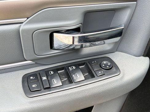 Used 2019 RAM 1500 Classic SLT RWD image 20
