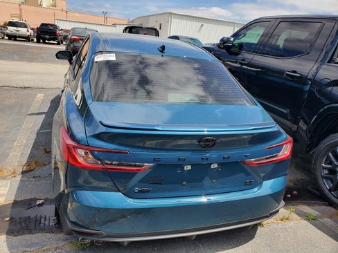 Used 2025 Toyota Camry SE FWD image 4