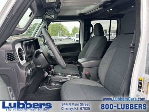 Used 2025 Jeep Wrangler Willys AWD/4WD image 11