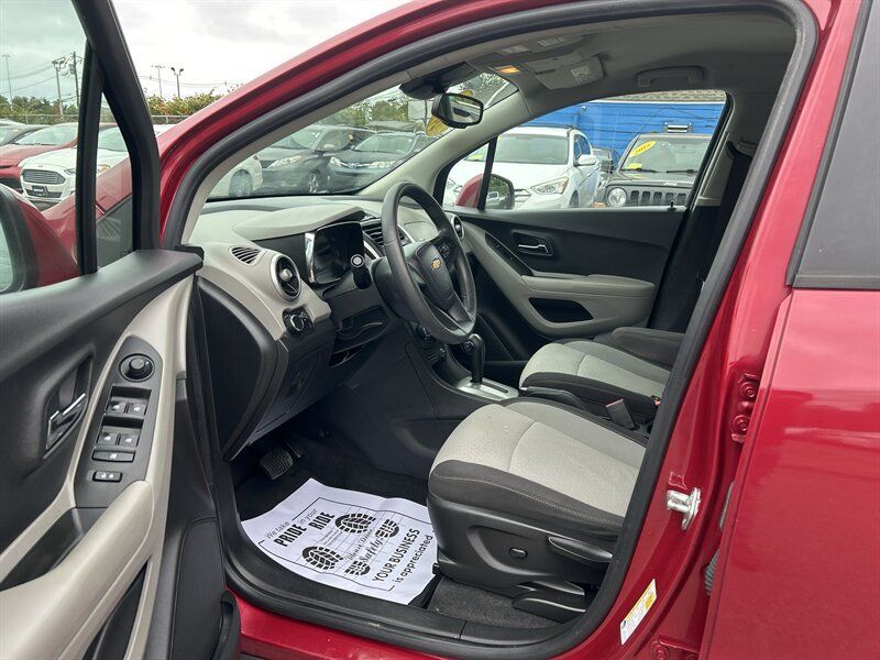 Used 2015 Chevrolet Trax LS w/ LPO, Protection Package AWD/4WD image 9