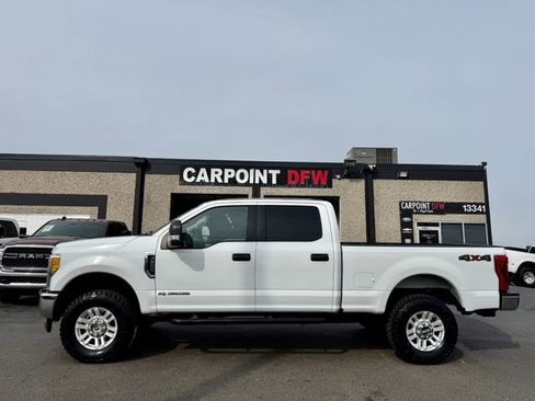 Used 2017 Ford F250 XLT w/ Camper Package AWD/4WD image 7