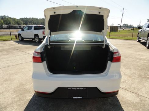 Used 2017 Kia Rio LX image 11