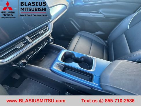 Used 2025 Chevrolet Equinox EV LT w/ Convenience Package II FWD image 28