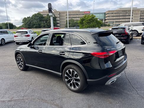 Used 2025 Mercedes-Benz GLC 350e 4MATIC image 5