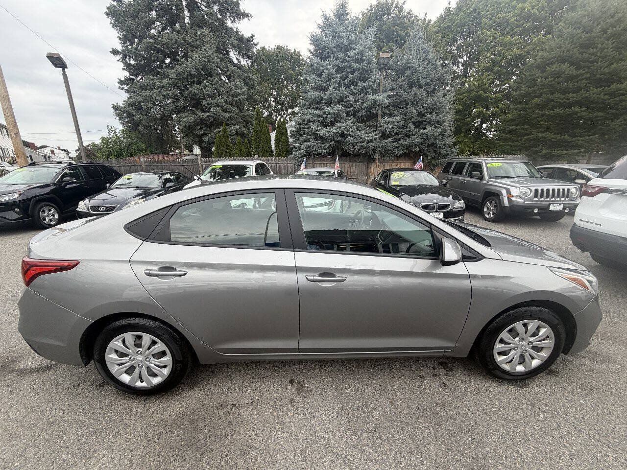 Used 2022 Hyundai Accent SE FWD image 8
