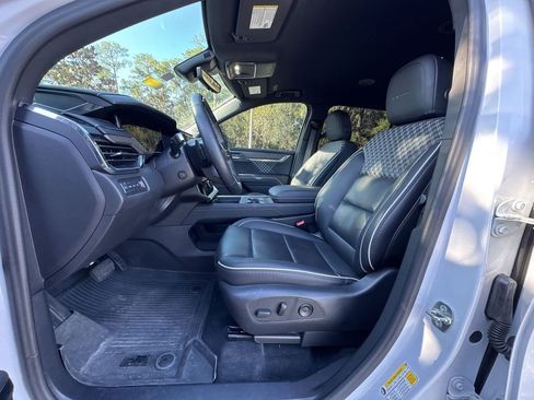 Used 2024 GMC Acadia Denali w/ Super Cruise Package image 15