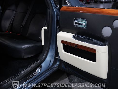 Used 2010 Rolls-Royce Ghost RWD image 36