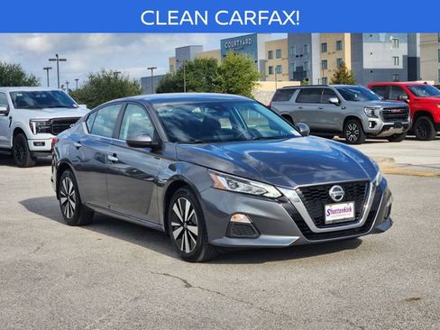Certified 2022 Nissan Altima 2.5 SV image 2