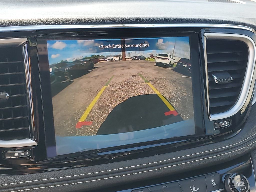 Used 2026 Chrysler Pacifica Limited FWD image 18