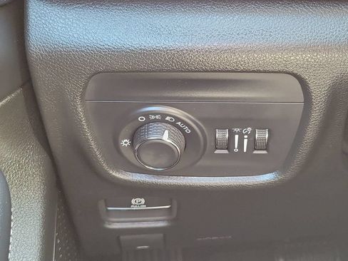 Used 2024 Jeep Grand Cherokee L Laredo AWD/4WD image 23