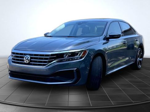 Used 2020 Volkswagen Passat 2.0T R-Line FWD image 4