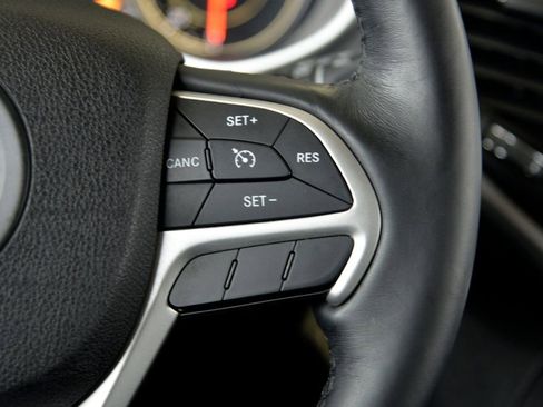 Used 2016 Jeep Cherokee Trailhawk w/ Cold Weather Group image 24