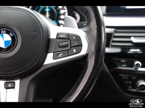 Used 2019 BMW 530e w/ M Sport Package image 15