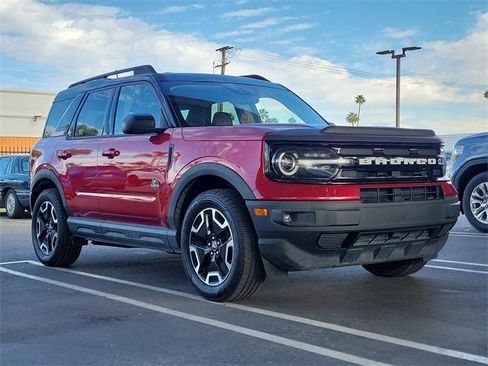 Used 2021 Ford Bronco Sport Outer Banks image 2