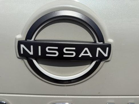 Used 2023 Nissan Rogue SV AWD/4WD image 12