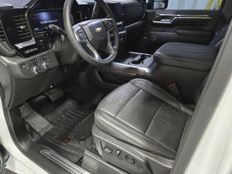 Used 2024 Chevrolet Silverado 3500 LTZ w/ LTZ Plus Package AWD/4WD image 10