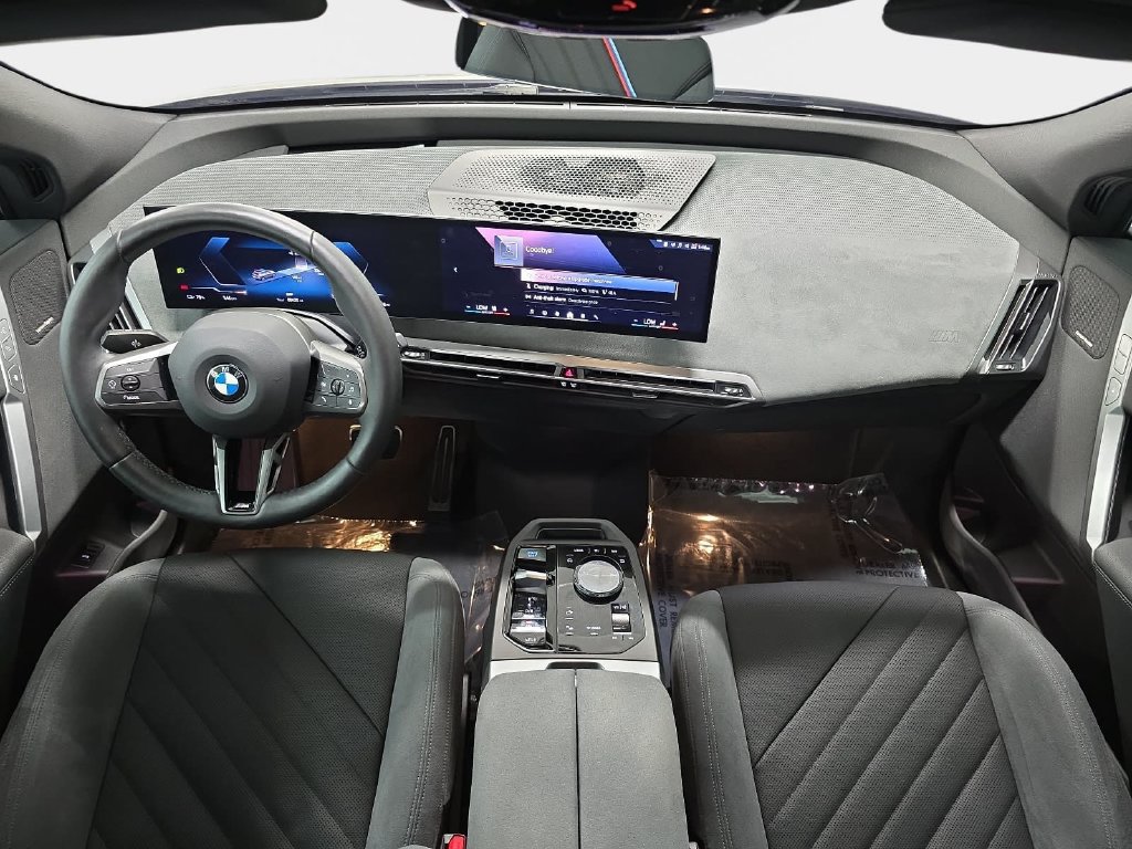 Used 2026 BMW iX xDrive60 w/ M Sport Package AWD/4WD image 12