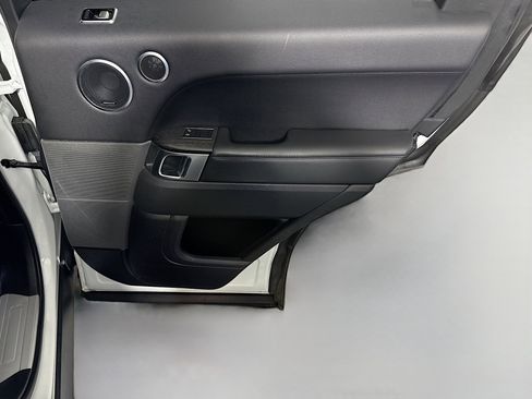 Used 2018 Land Rover Range Rover Sport Supercharged AWD/4WD image 28