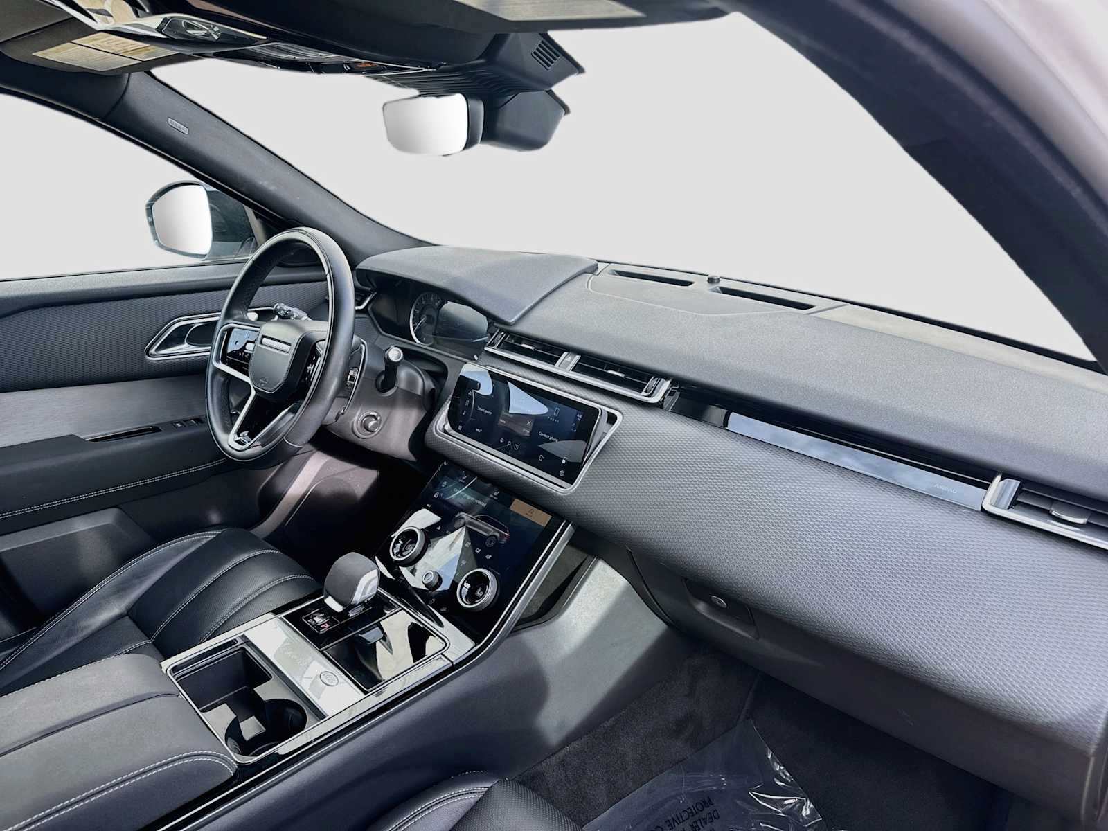 Certified 2023 Land Rover Range Rover Velar R-Dynamic S AWD/4WD image 8