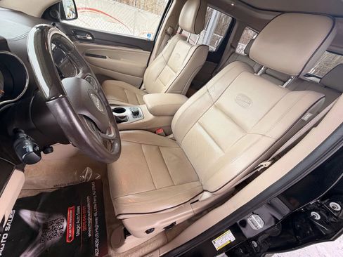 Used 2019 Jeep Grand Cherokee Overland AWD/4WD image 61
