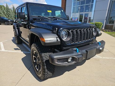 Certified 2024 Jeep Wrangler Unlimited Rubicon 4xe w/ Technology Group AWD/4WD image 7