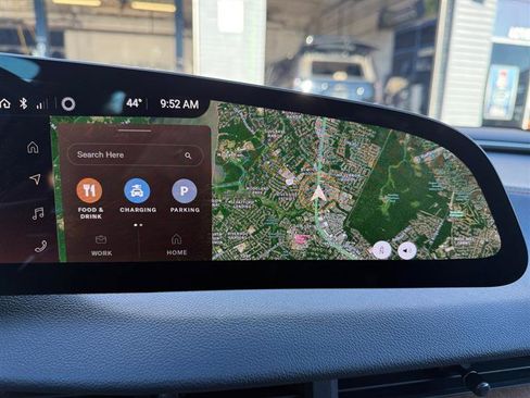 Used 2024 Lucid Air Pure image 19