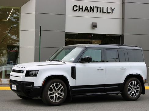 Used 2025 Land Rover Defender 110 X-Dynamic SE AWD/4WD image 1