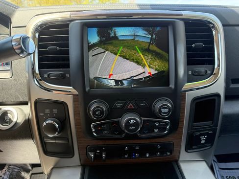 Used 2015 RAM 2500 Laramie w/ Black Appearance Group AWD/4WD image 16