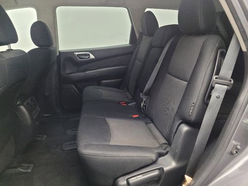 Used 2019 Nissan Pathfinder SV image 18