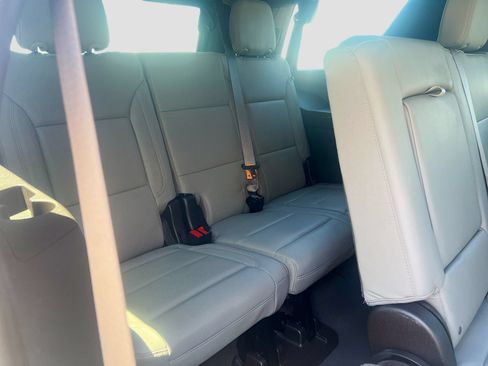 Used 2023 Chevrolet Tahoe Z71 w/ Luxury Package AWD/4WD image 26
