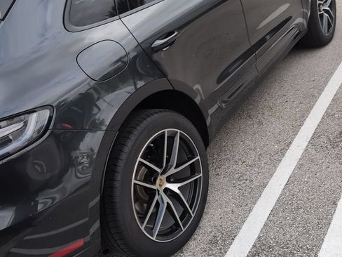 Certified 2025 Porsche Macan w/ Premium Package Plus AWD/4WD image 9