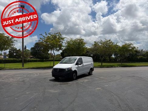 Used 2021 Mercedes-Benz Metris image 1