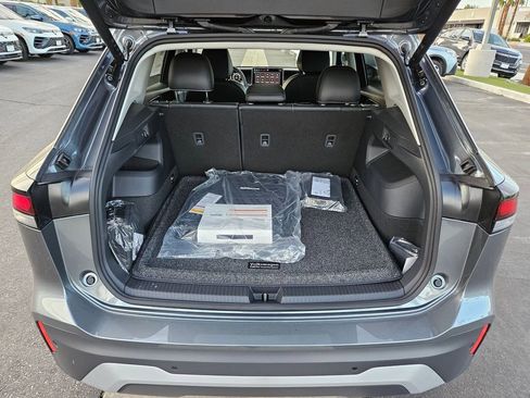 New 2026 Volkswagen Tiguan SE FWD image 18