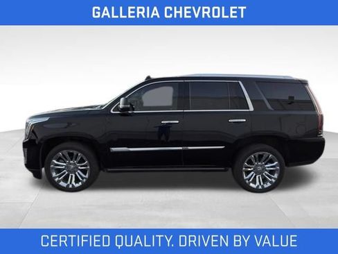 Used 2020 Cadillac Escalade Premium Luxury AWD/4WD image 2