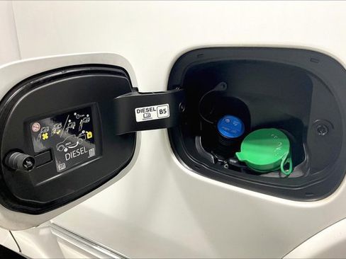 Used 2020 RAM 1500 Limited w/ Bed Utility Group image 44