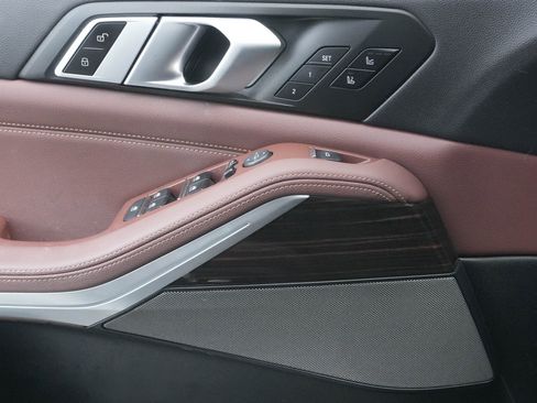 Used 2020 BMW X5 xDrive40i w/ Executive Package image 16