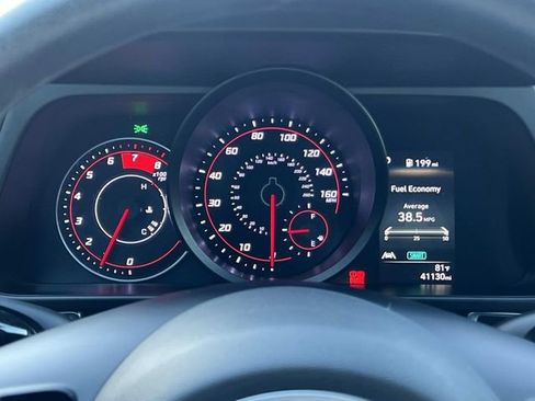 Used 2022 Hyundai Elantra SEL image 17