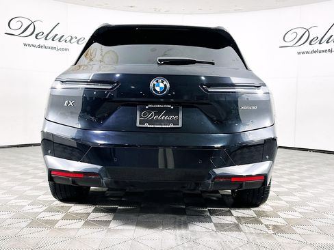 Used 2023 BMW iX xDrive50 w/ Premium Package image 5