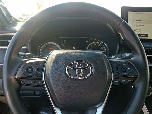 Certified 2024 Toyota Venza Limited image 19