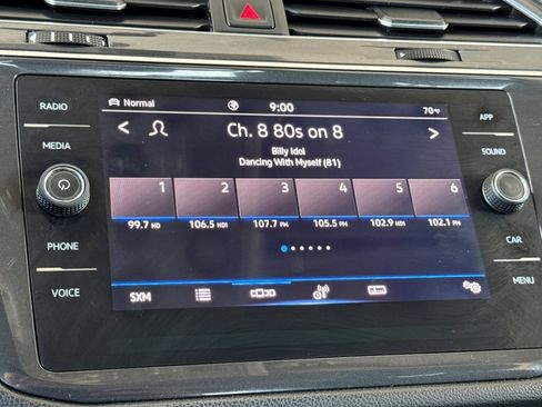 Used 2021 Volkswagen Tiguan SE image 15