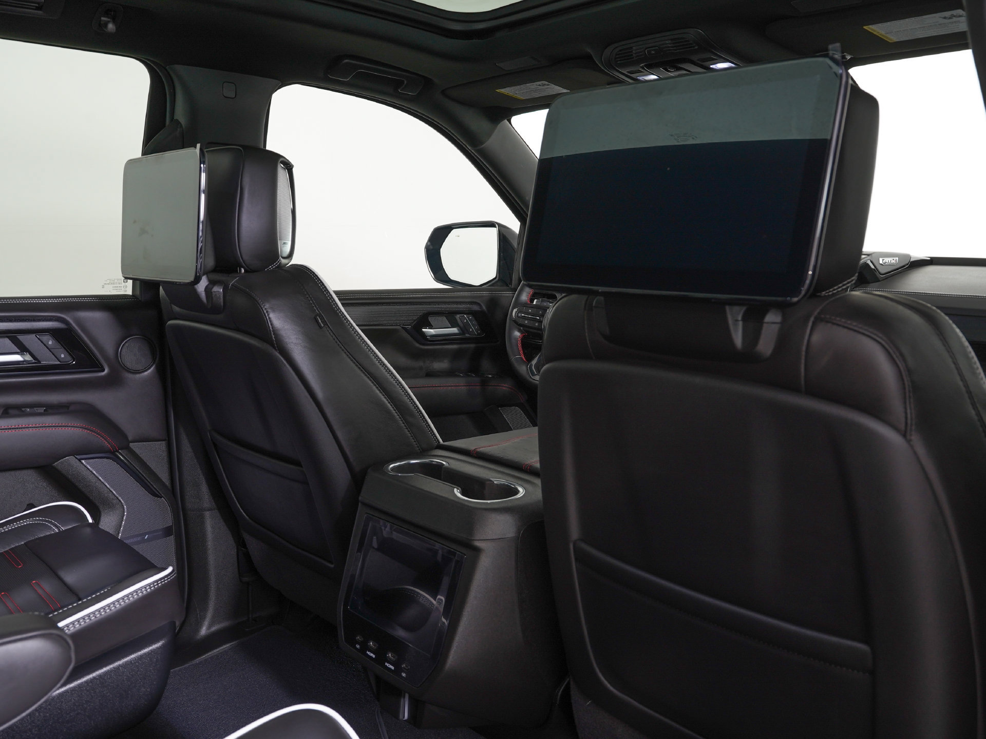 Used 2027 GMC Yukon XL AT4 Ultimate AWD/4WD image 12