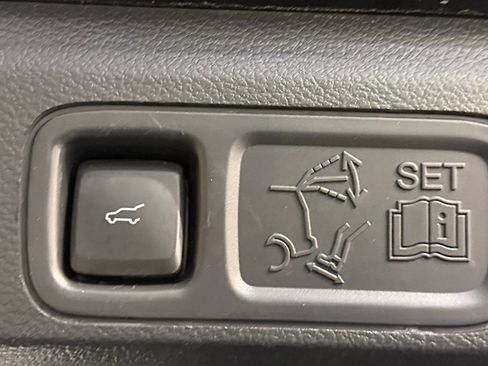 Used 2022 Ford Expedition Platinum AWD/4WD image 32